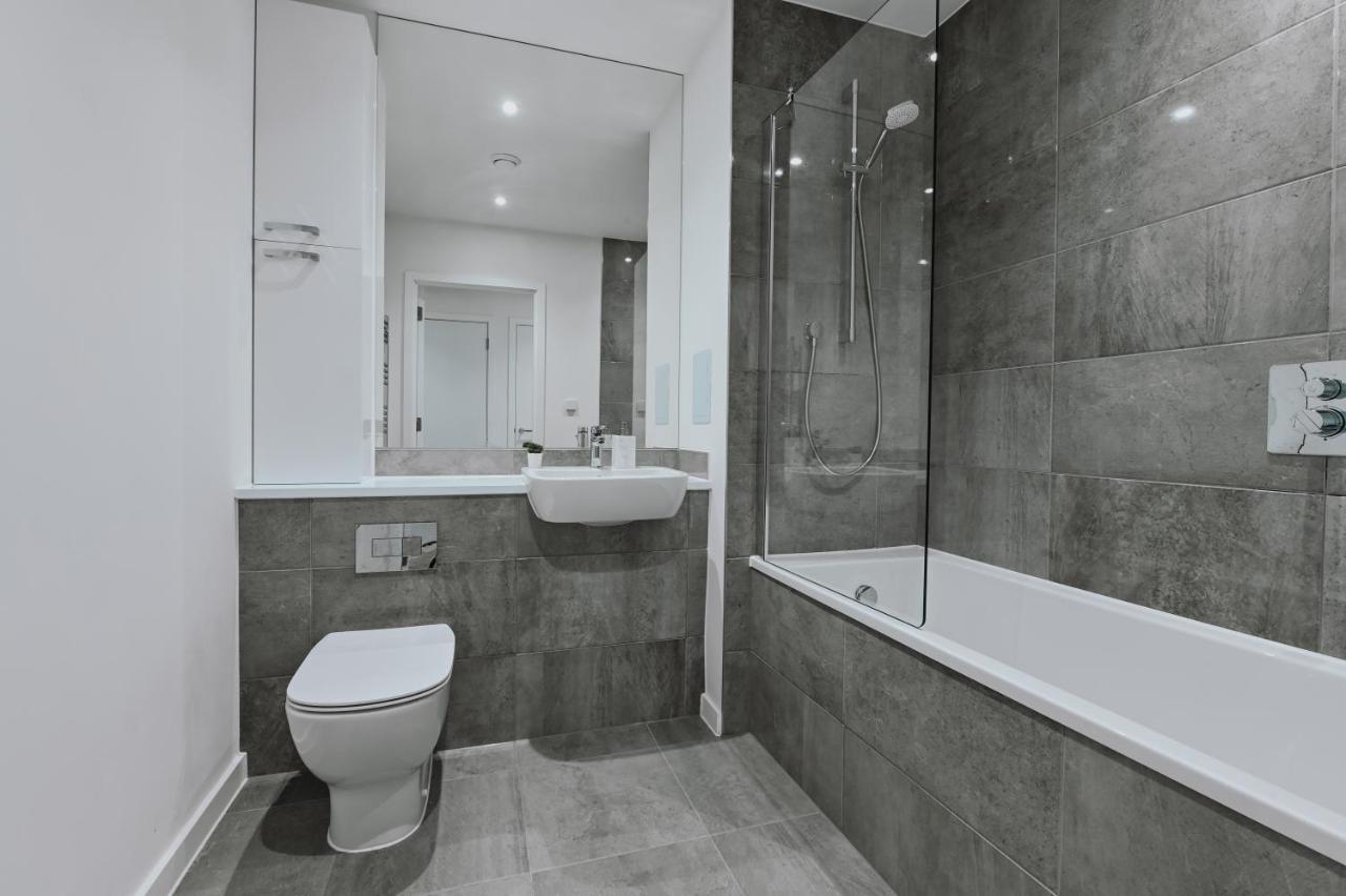 Khayat Homes - The Curve - One Bed Лондон Екстер'єр фото