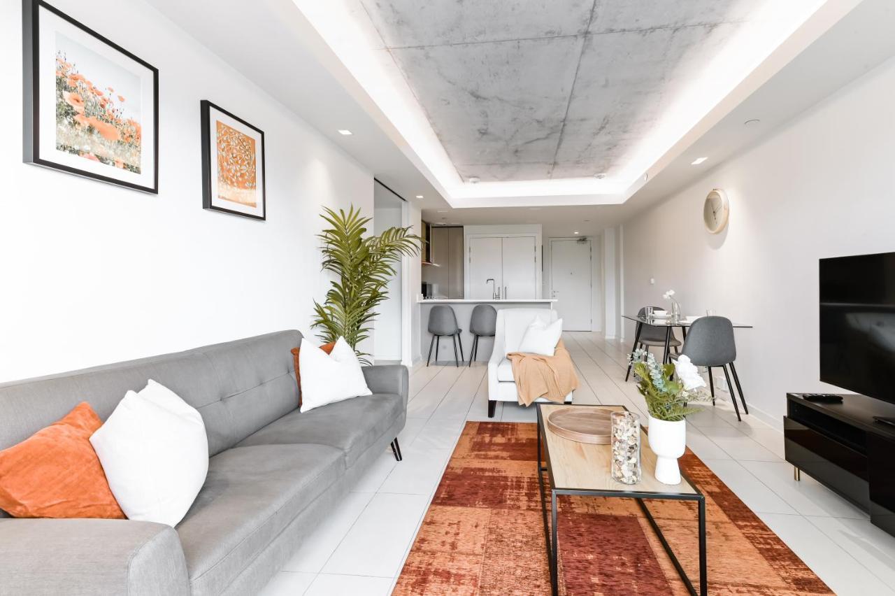 Khayat Homes - The Curve - One Bed Лондон Екстер'єр фото