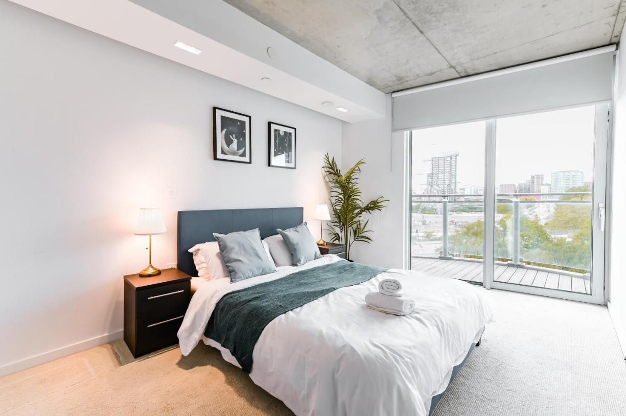 Khayat Homes - The Curve - One Bed Лондон Екстер'єр фото